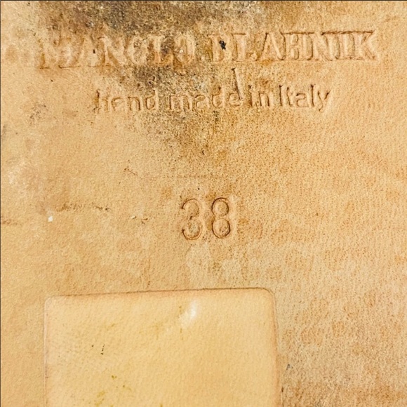 SOLD  Manolo Blahnik Susa Black Sandals Flats 38 - Picture 9 of 9